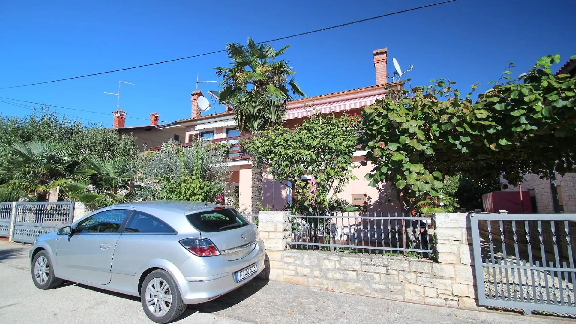 Adila A2 Apartment Novigrad  Croatia